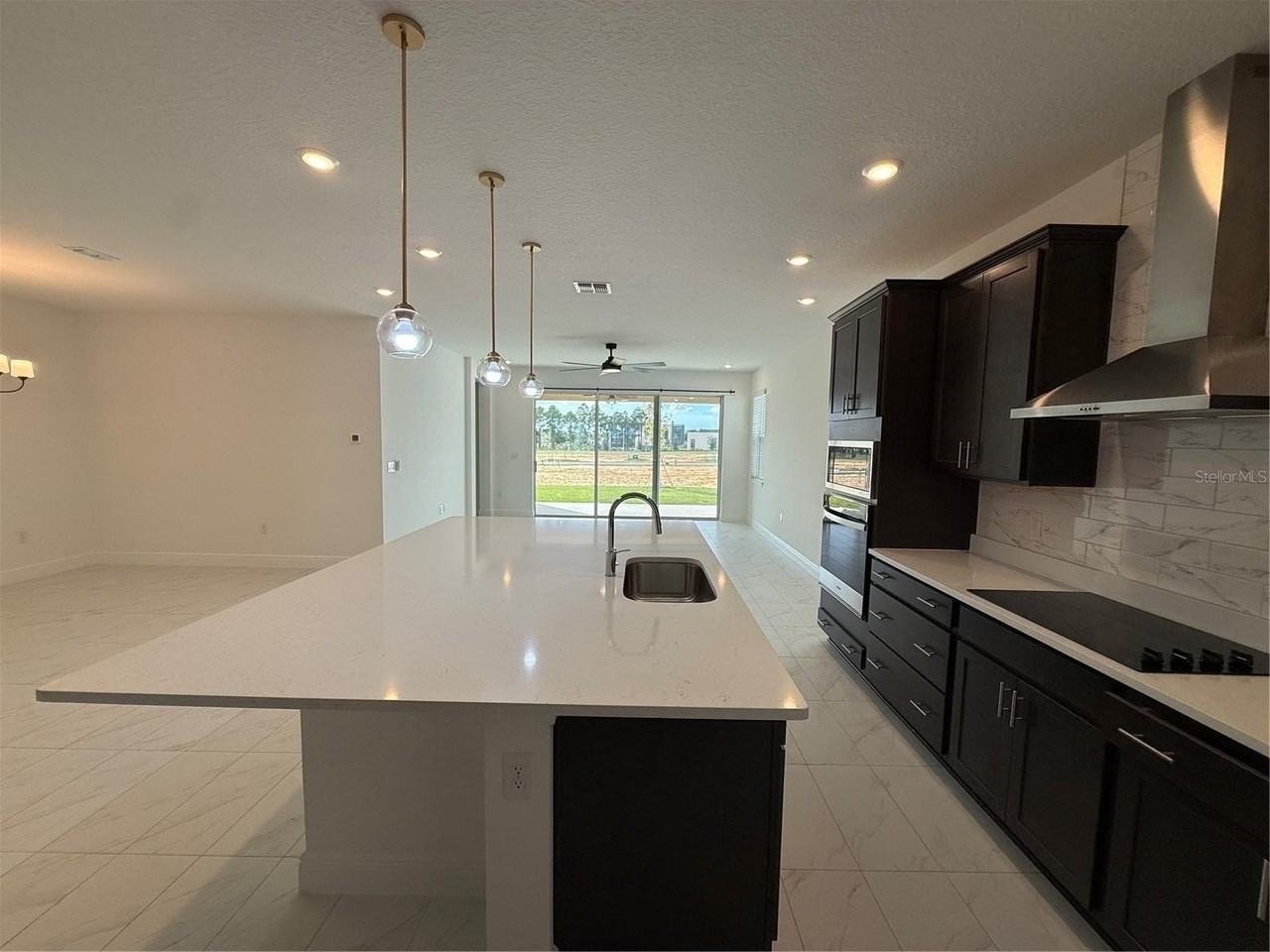 1663 Pyramid Hill St - Photo 4 of 31