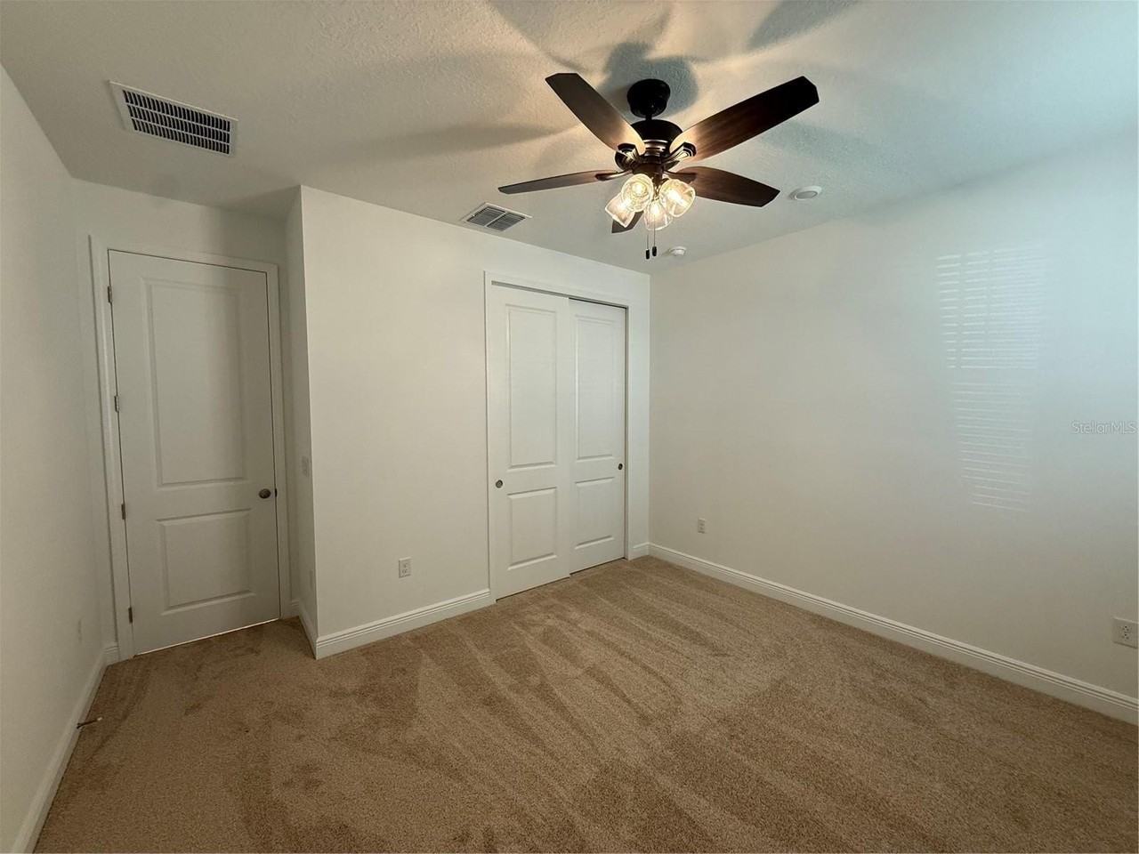 1663 Pyramid Hill St - Photo 5 of 31