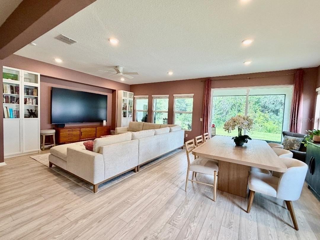 693 Peroni Ave - Photo 7 of 26