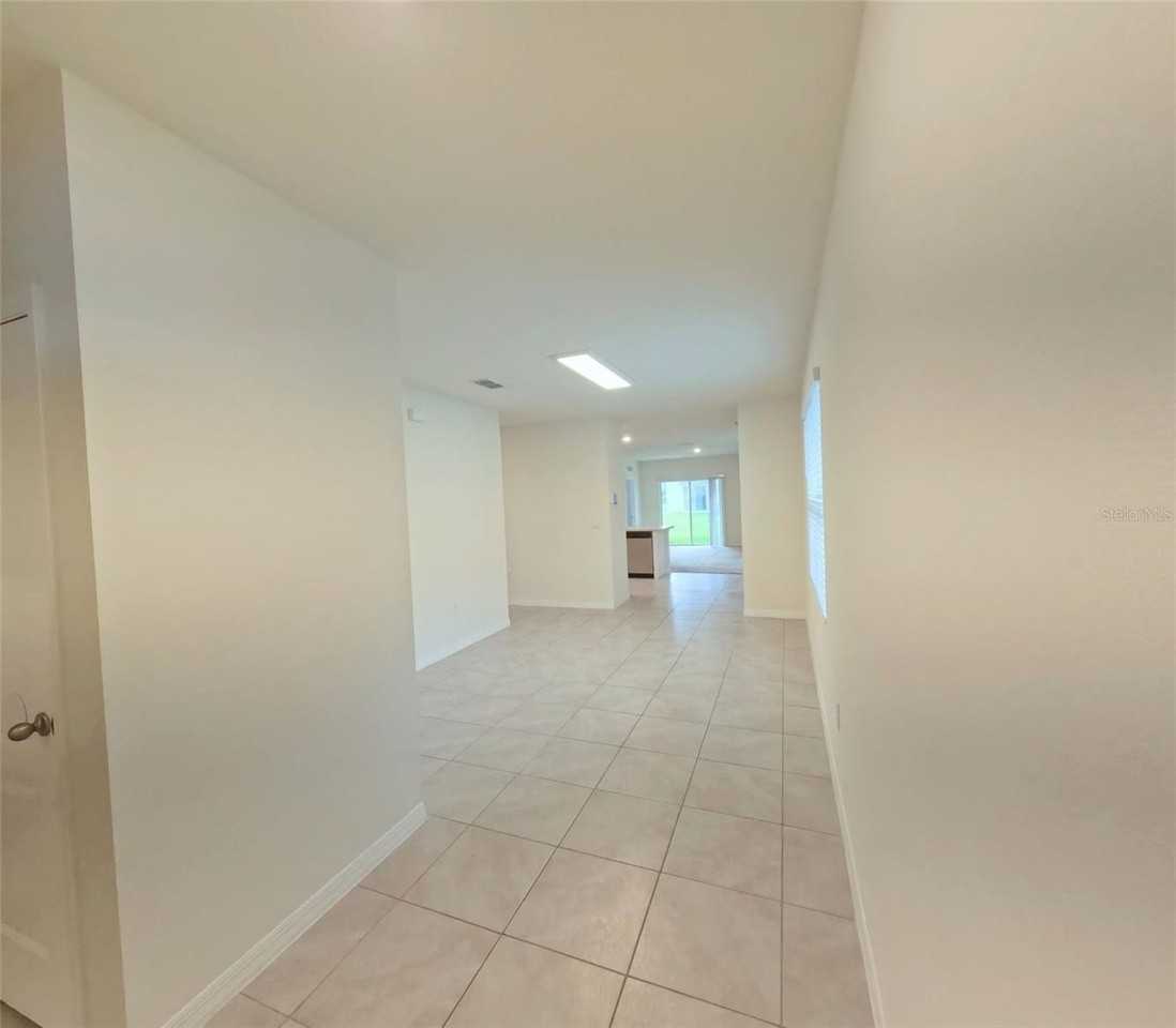 2222 Elmsford Pt - Photo 4 of 20