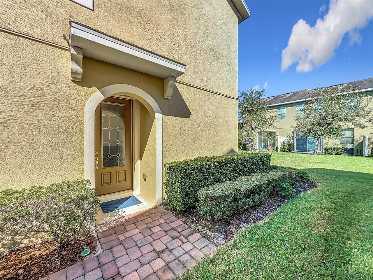 2821 Shady Willow Ln - Photo 2 of 34