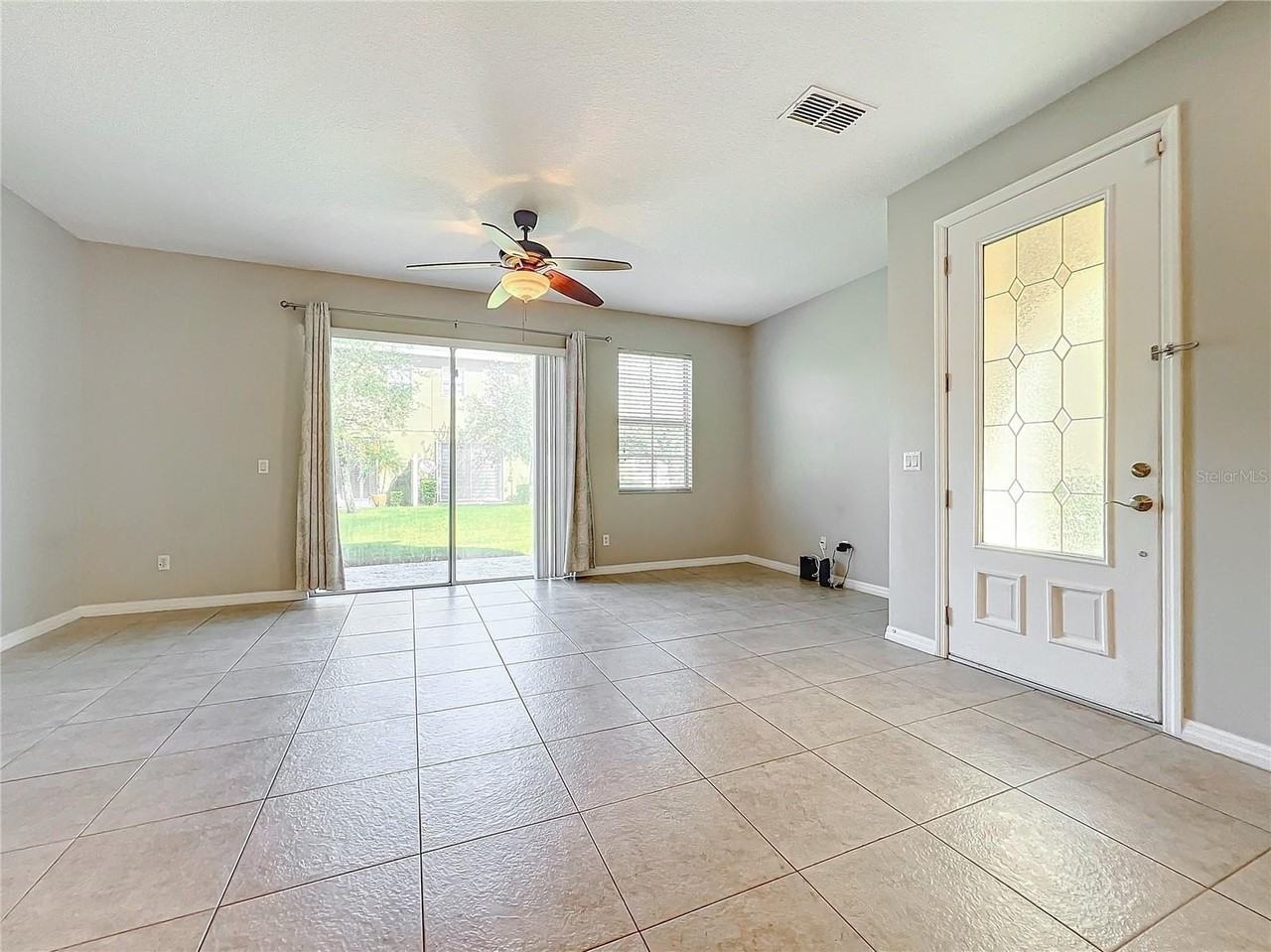 2821 Shady Willow Ln - Photo 4 of 34
