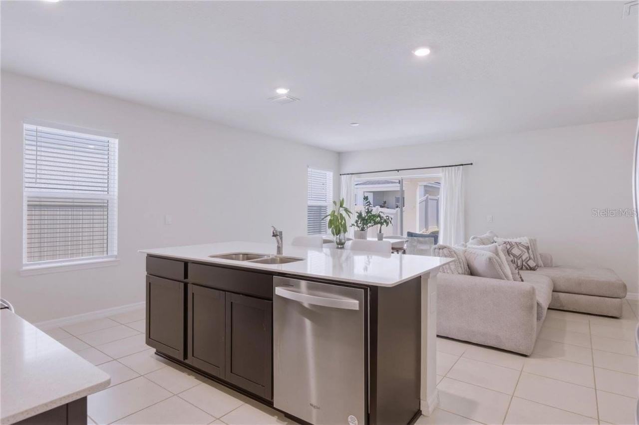3535 Weaver Way - Photo 4 of 22