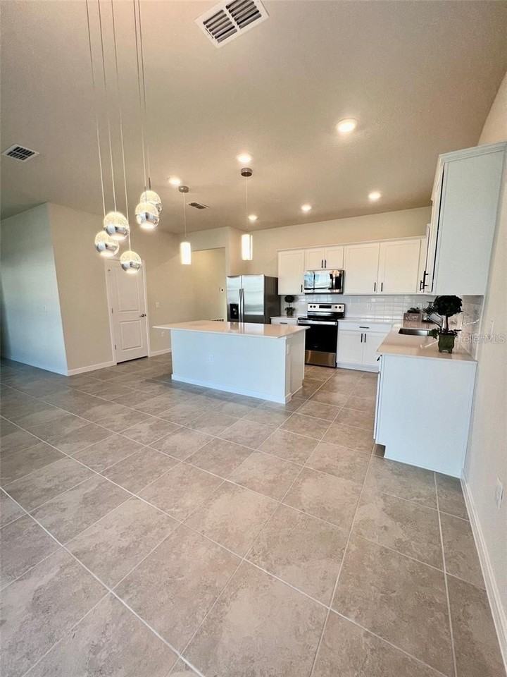1430 Lone Wood Blvd - Photo 6 of 18