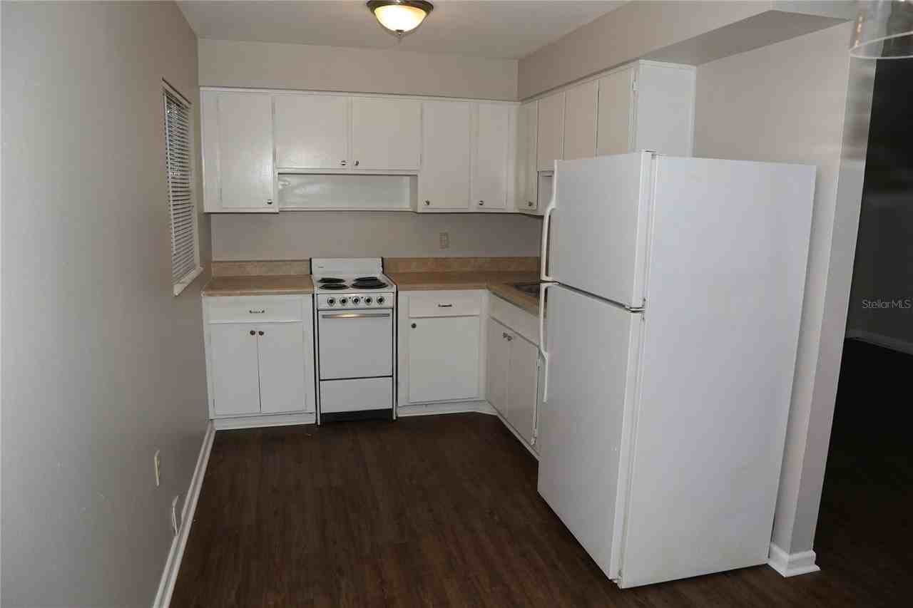 3200 Fairway Ln #5 - Photo 5 of 12