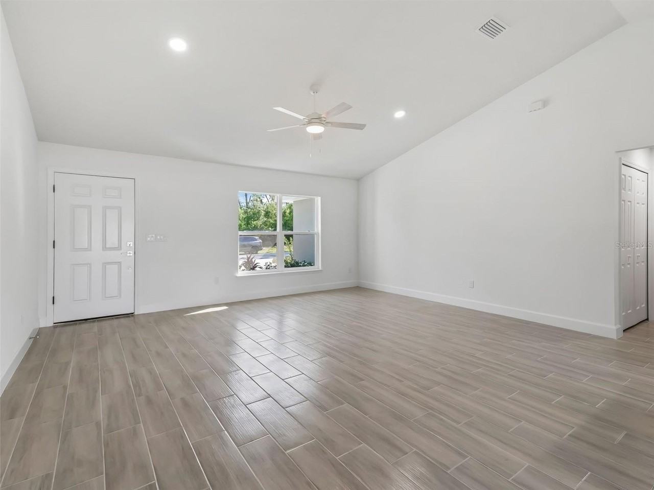 4994 Sw 166th Loop - Photo 5 of 40