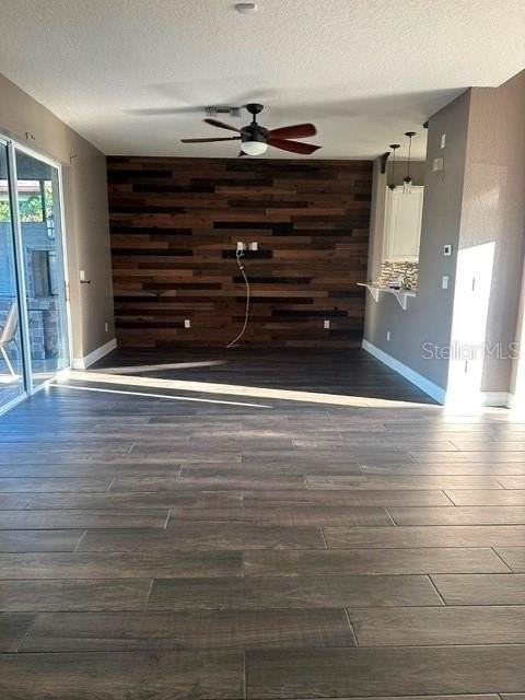 2931 Willow Creek Ln - Photo 2 of 9