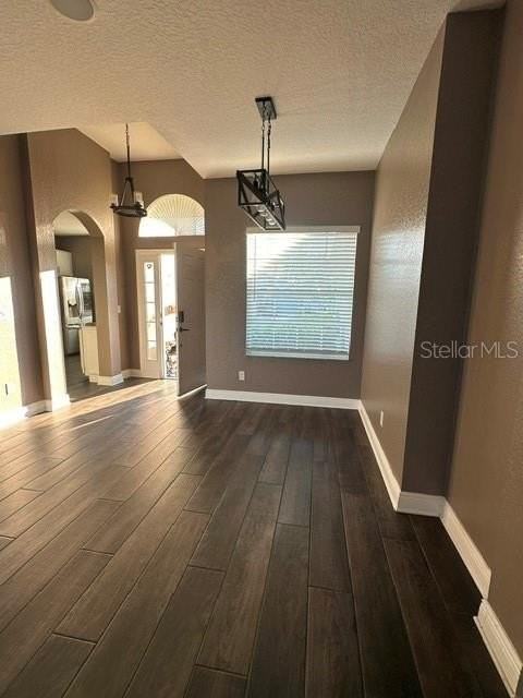 2931 Willow Creek Ln - Photo 3 of 9