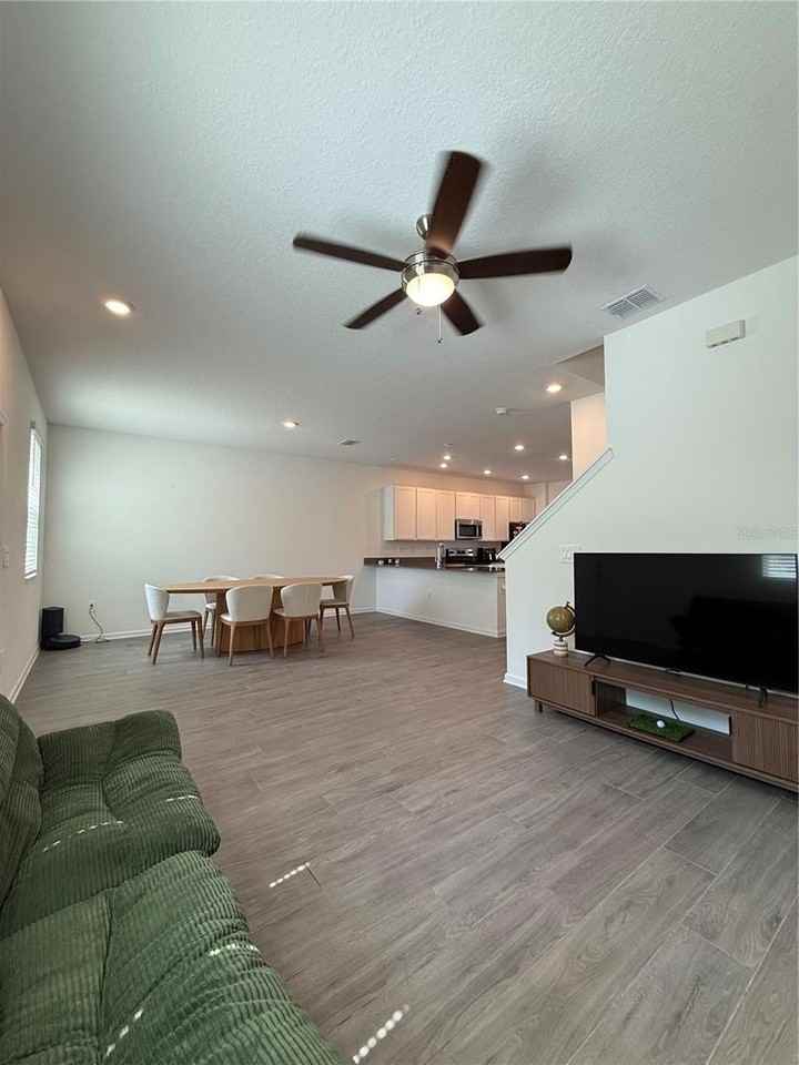 15821 Water Spring Blvd - Photo 3 of 18
