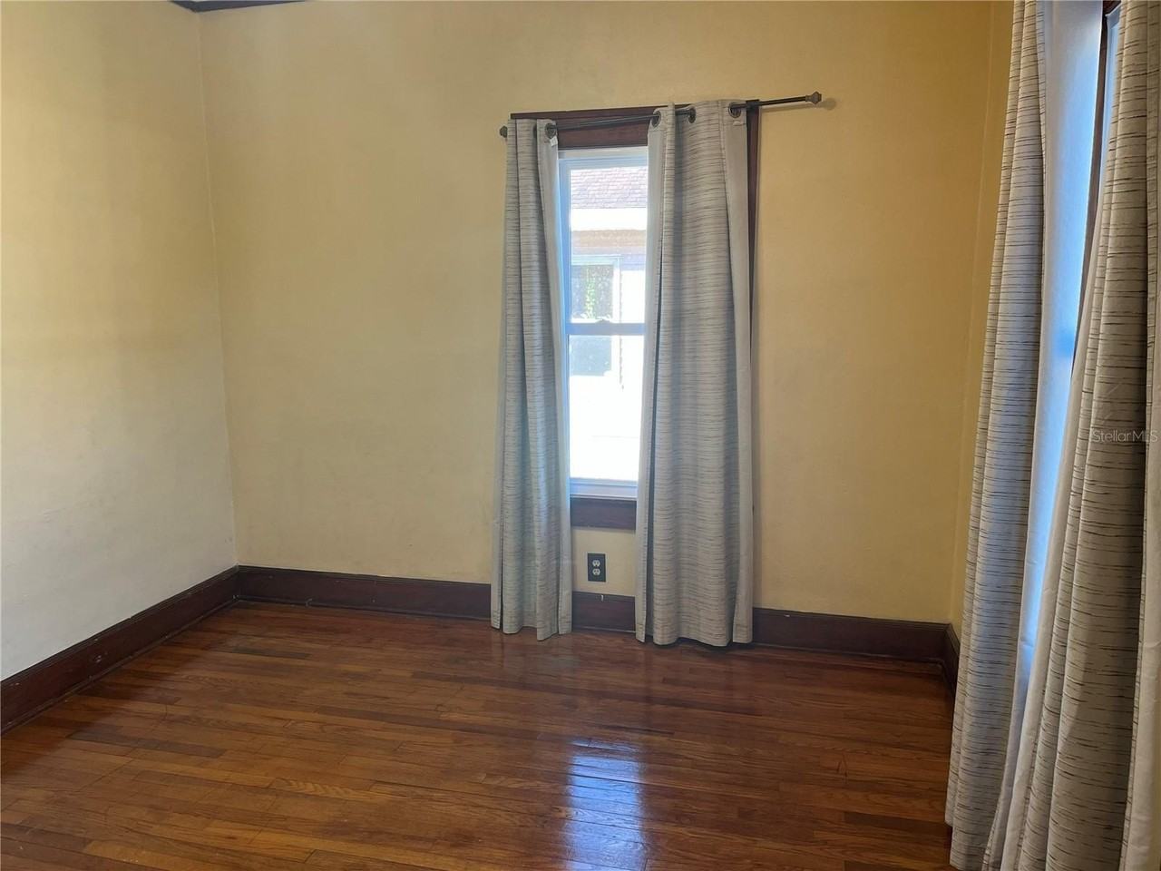439 New York Ave - Photo 5 of 14