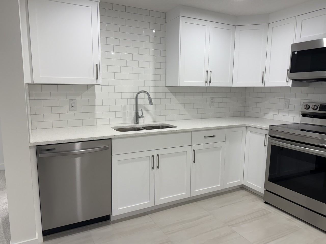 35 Bartlett Row Se - Photo 5 of 15