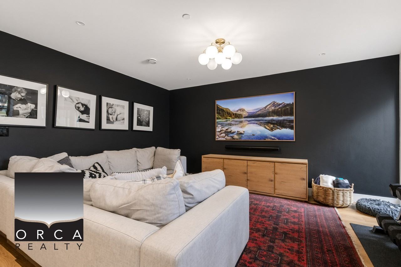 4859 Prince Edward St - Photo 6 of 23