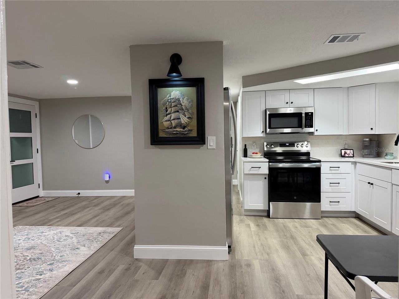 7220 Fox Hollow Dr - Photo 3 of 12