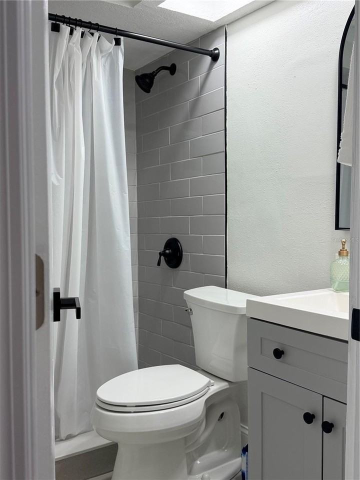 7220 Fox Hollow Dr - Photo 7 of 12