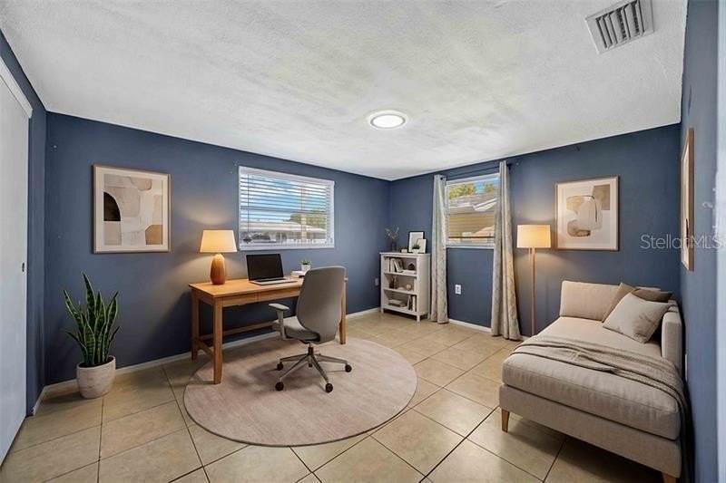 9040 Lunar Ln - Photo 4 of 13