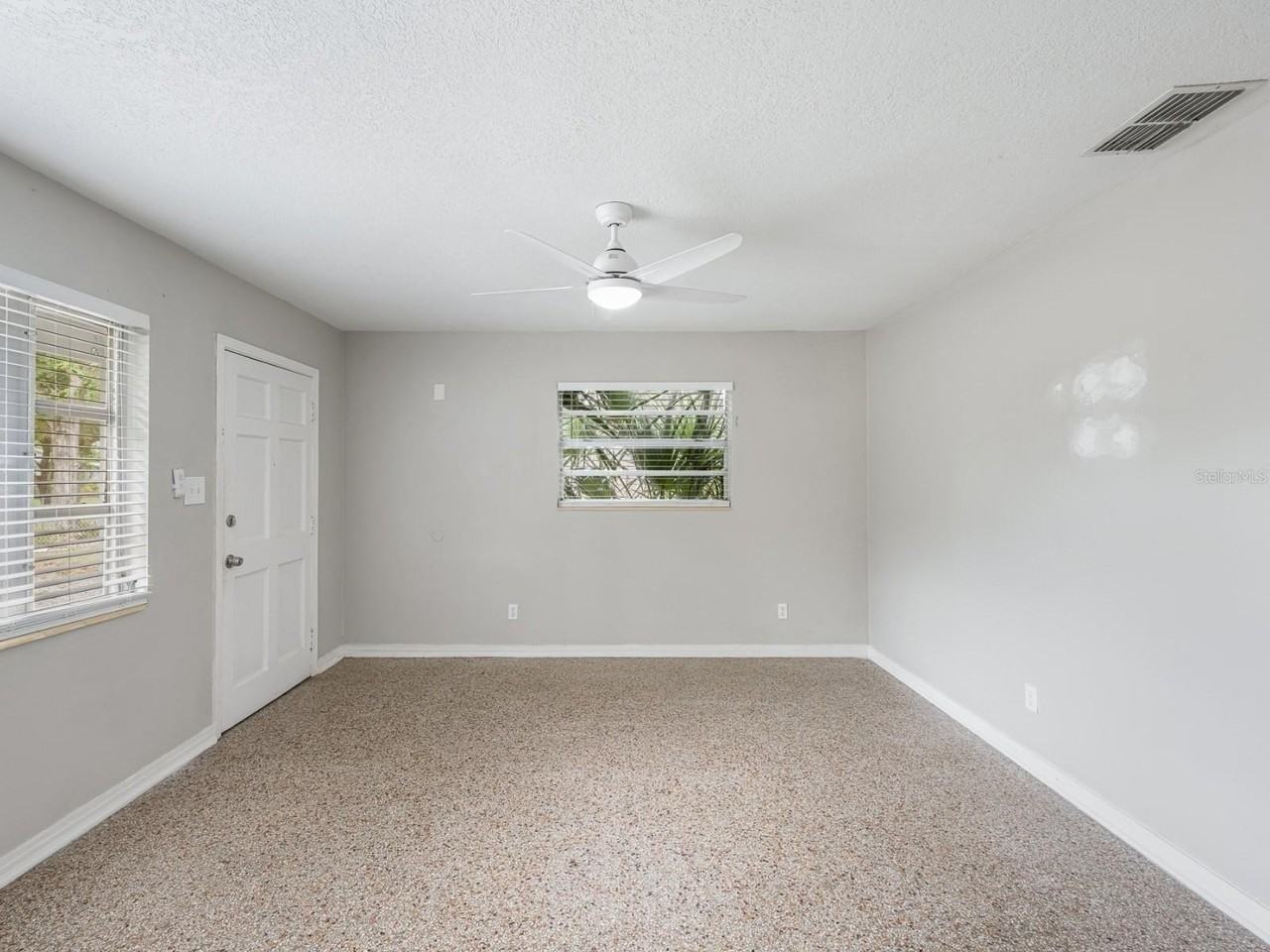 3301 W Louisiana Ave - Photo 3 of 26