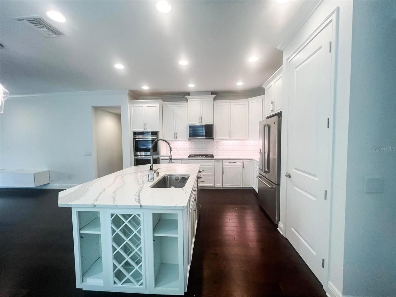 3847 Mellon Dr - Photo 5 of 50