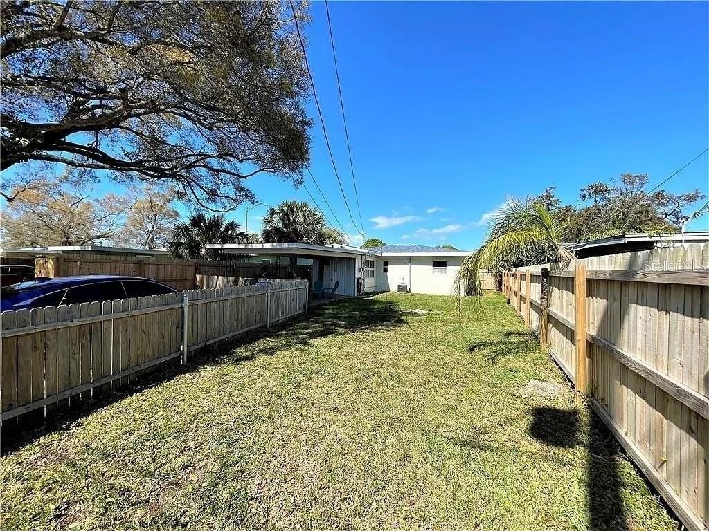2334 38th Ave N - Photo 2 of 13