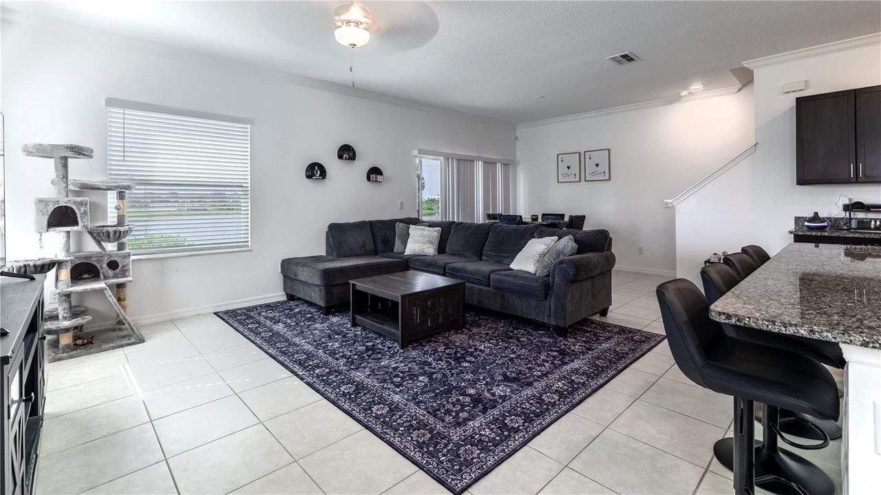 8853 Gallantree Pl - Photo 5 of 25