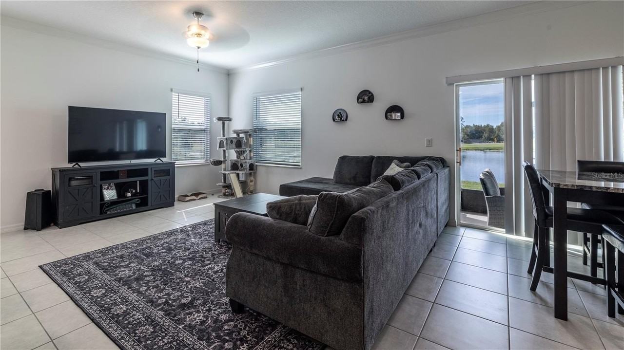 8853 Gallantree Pl - Photo 6 of 25