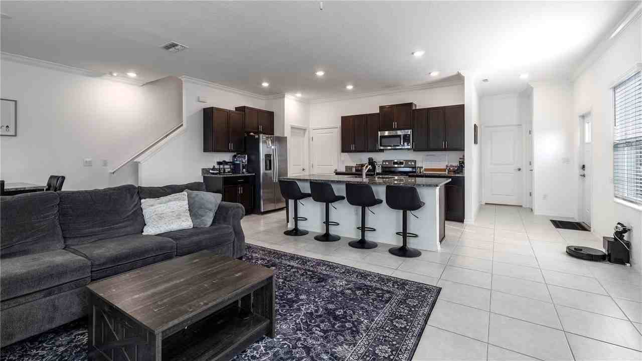 8853 Gallantree Pl - Photo 7 of 25
