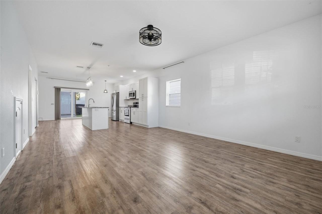 1264 Pierce St - Photo 7 of 37
