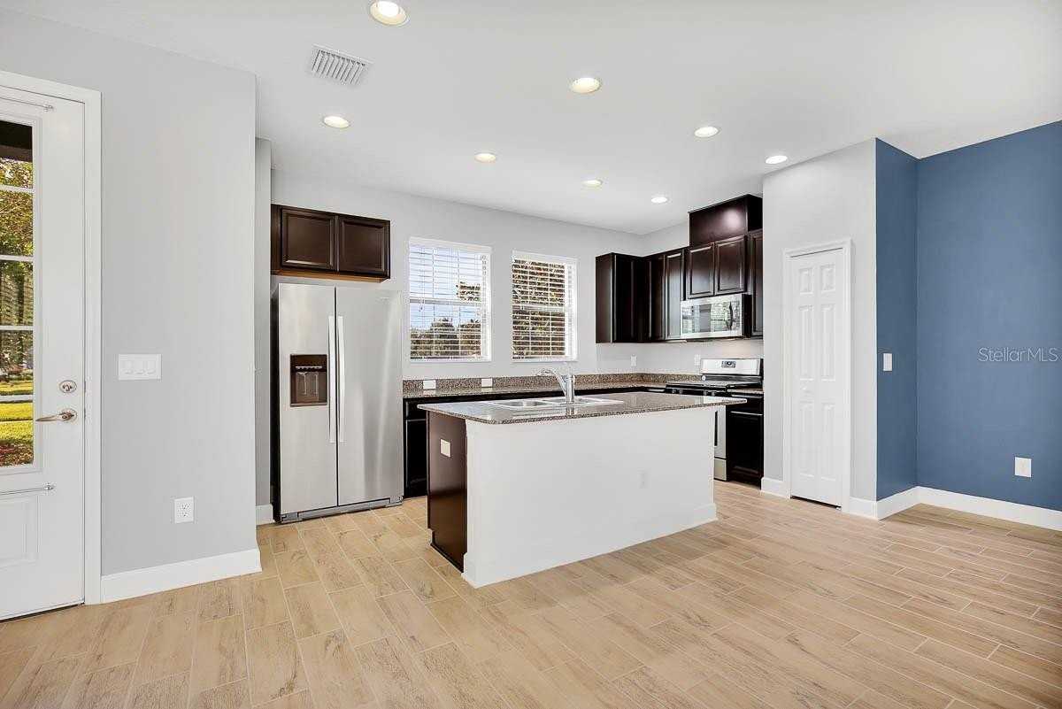5808 Circa Fishhawk Blvd - Photo 2 of 23