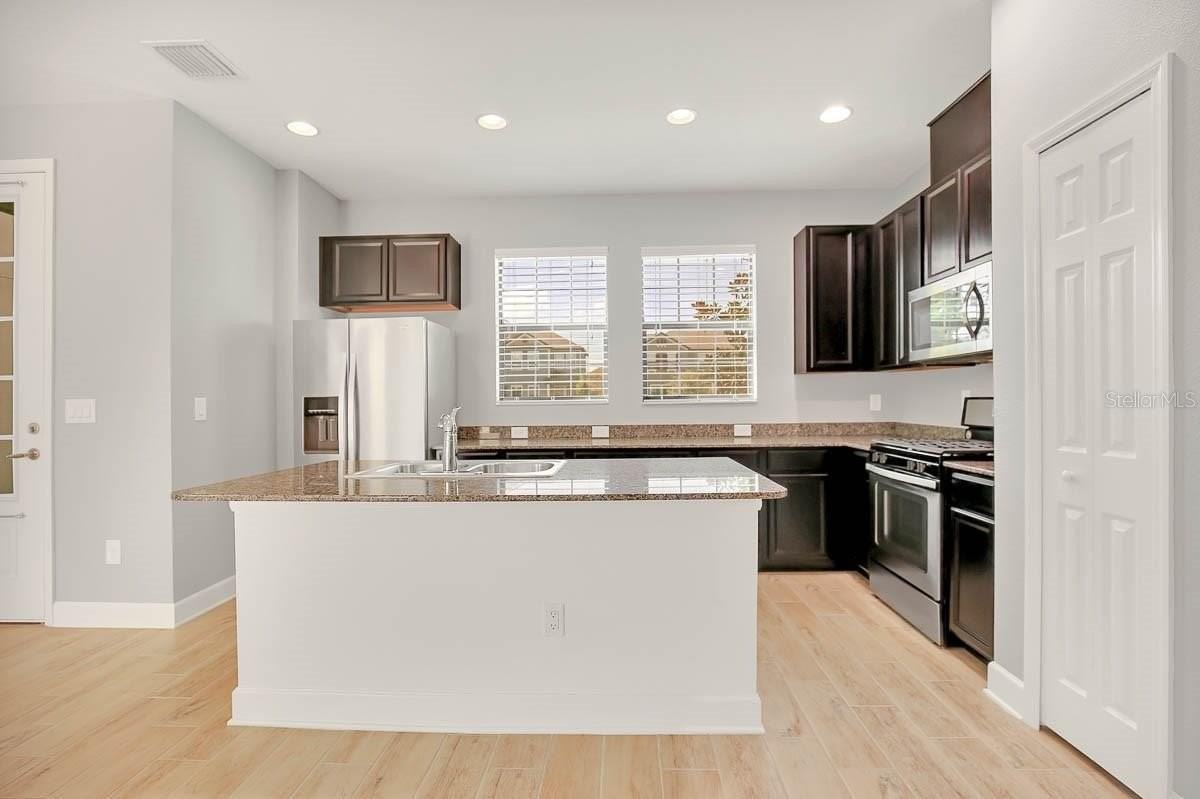 5808 Circa Fishhawk Blvd - Photo 6 of 23