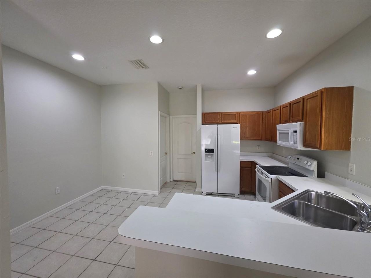 6731 Lake Rochester Ln - Photo 4 of 20