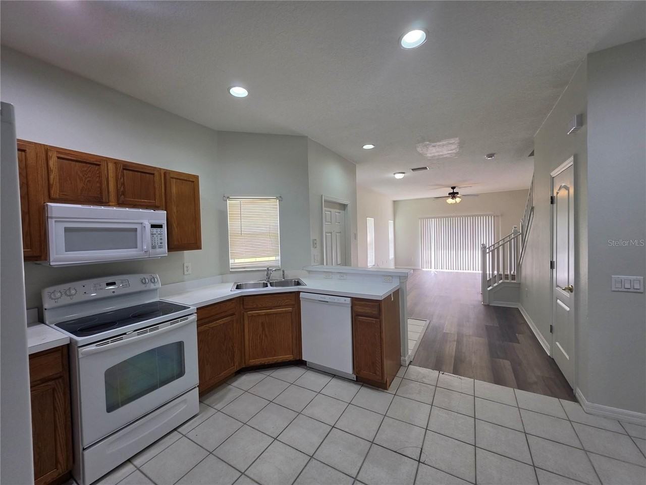 6731 Lake Rochester Ln - Photo 6 of 20