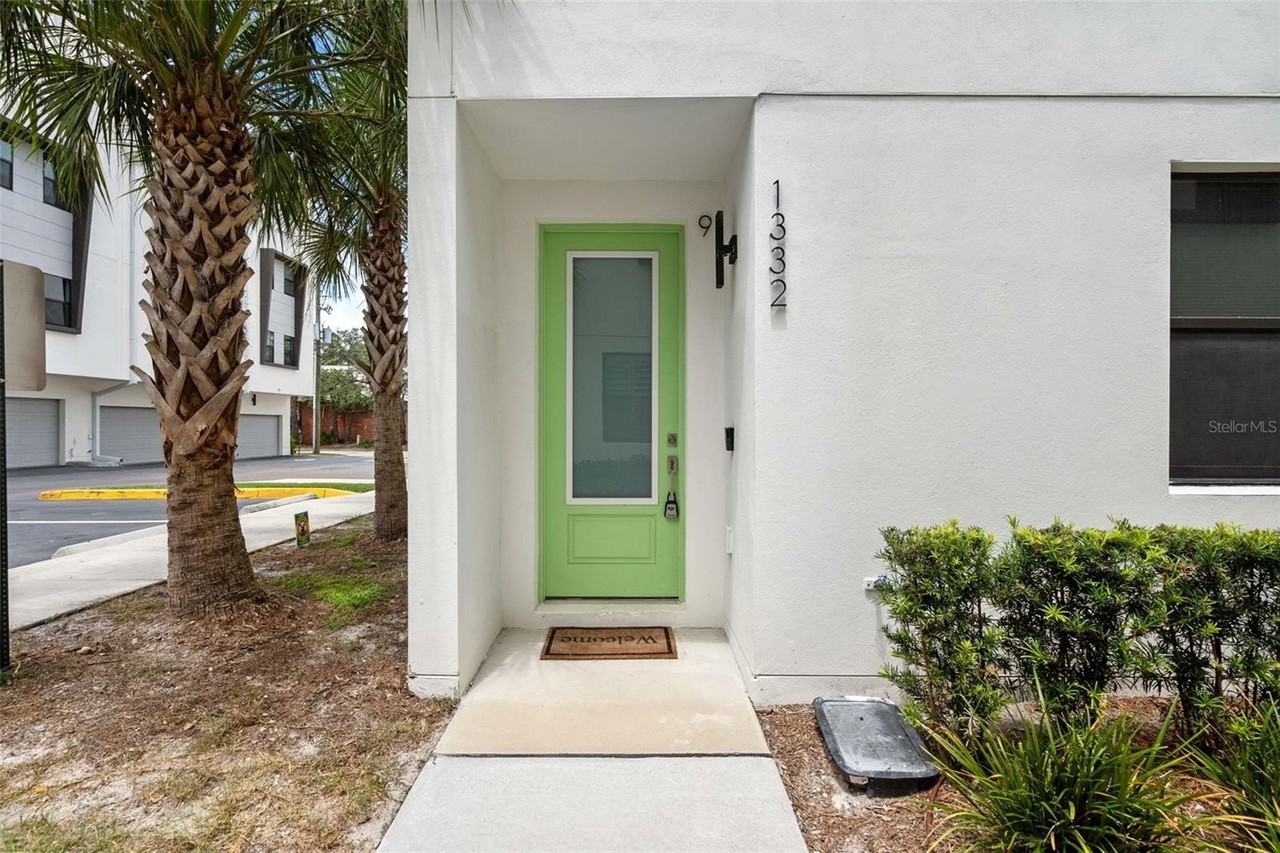 1332 W Gray St #9 - Photo 4 of 37