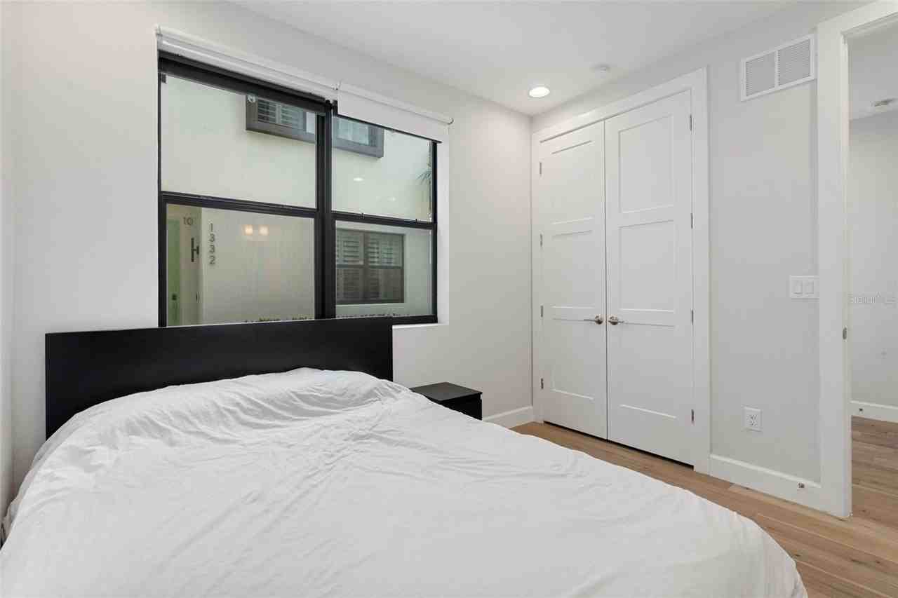 1332 W Gray St #9 - Photo 6 of 37