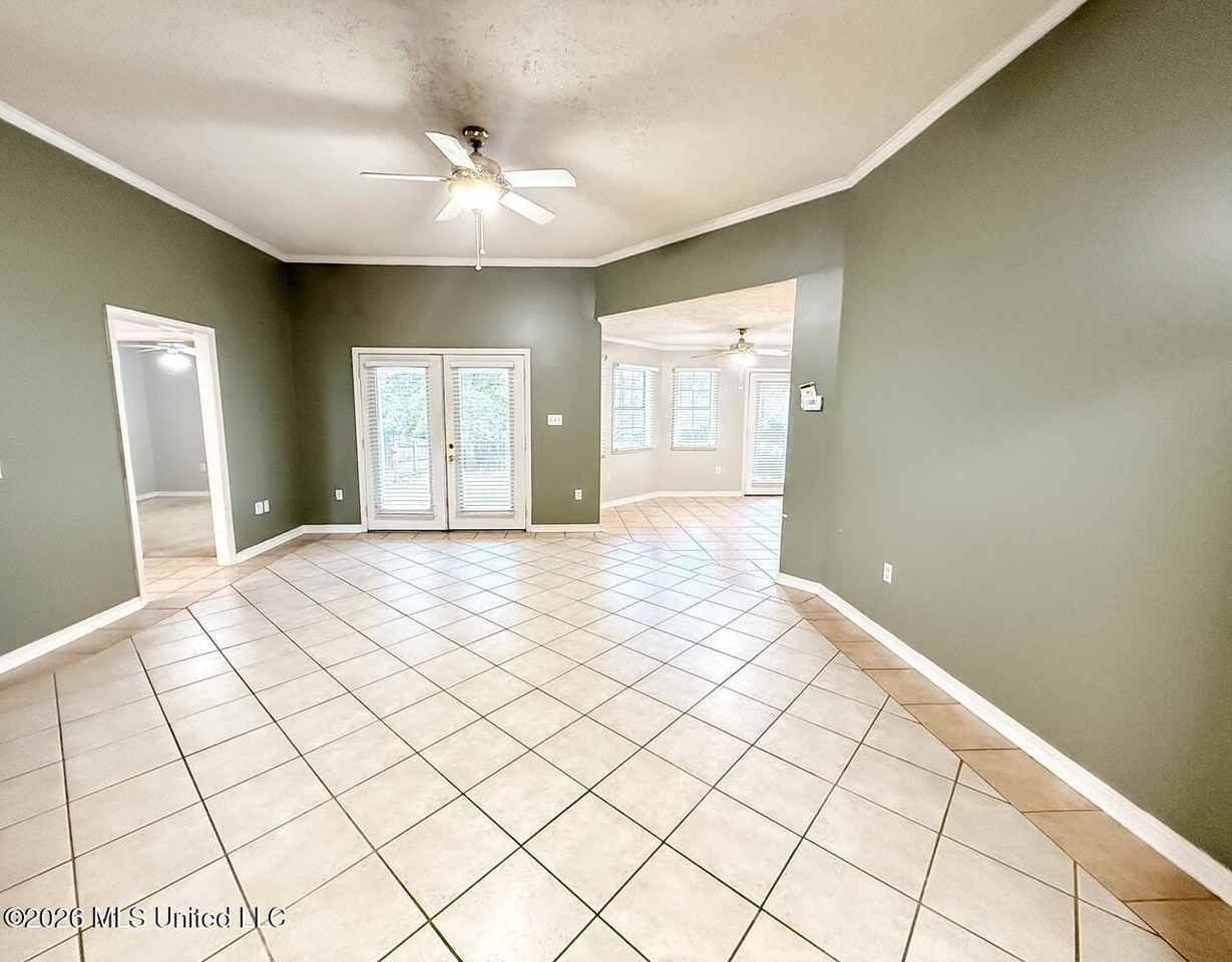 1061 Hutson Cir - Photo 7 of 22