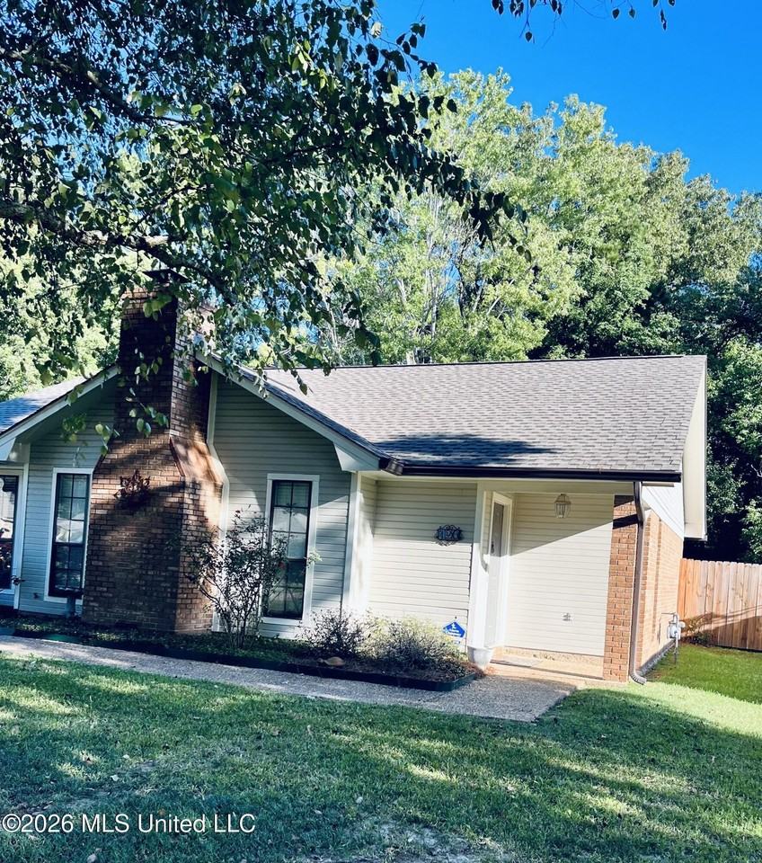 120 Cypress Dr - Photo 3 of 19