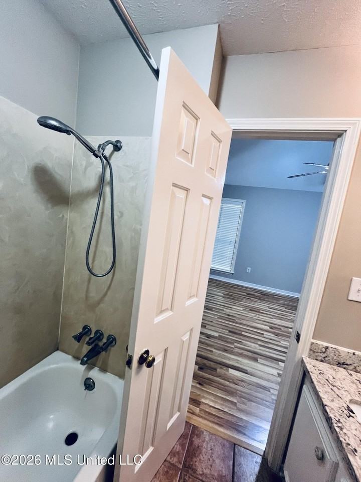 120 Cypress Dr - Photo 6 of 19
