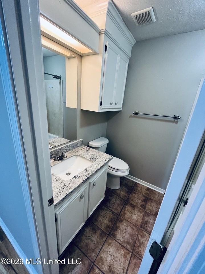 120 Cypress Dr - Photo 7 of 19