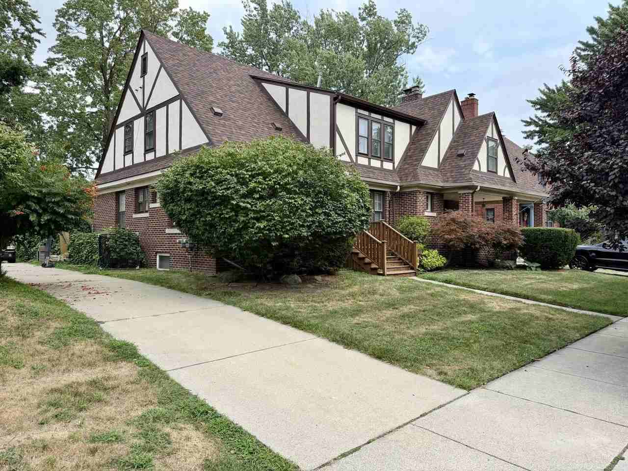 1622 Crooks Rd #1622 - Photo 2 of 30