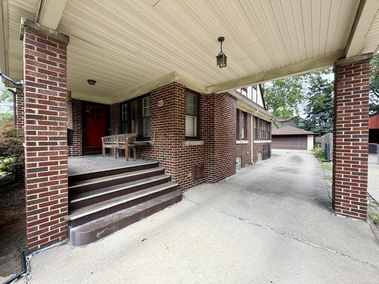 1622 Crooks Rd #1622 - Photo 3 of 30