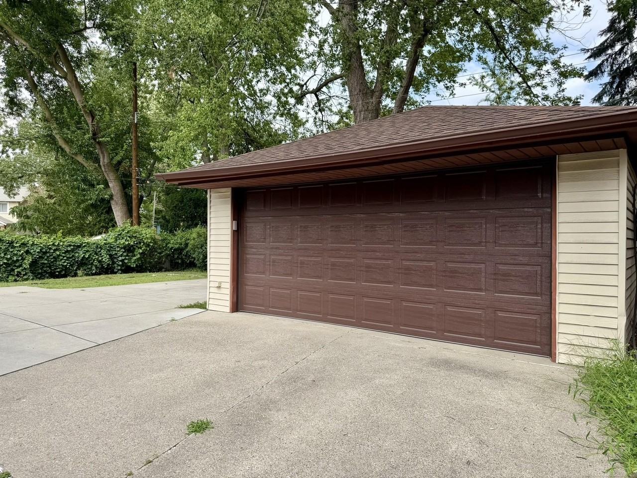 1622 Crooks Rd #1622 - Photo 4 of 30