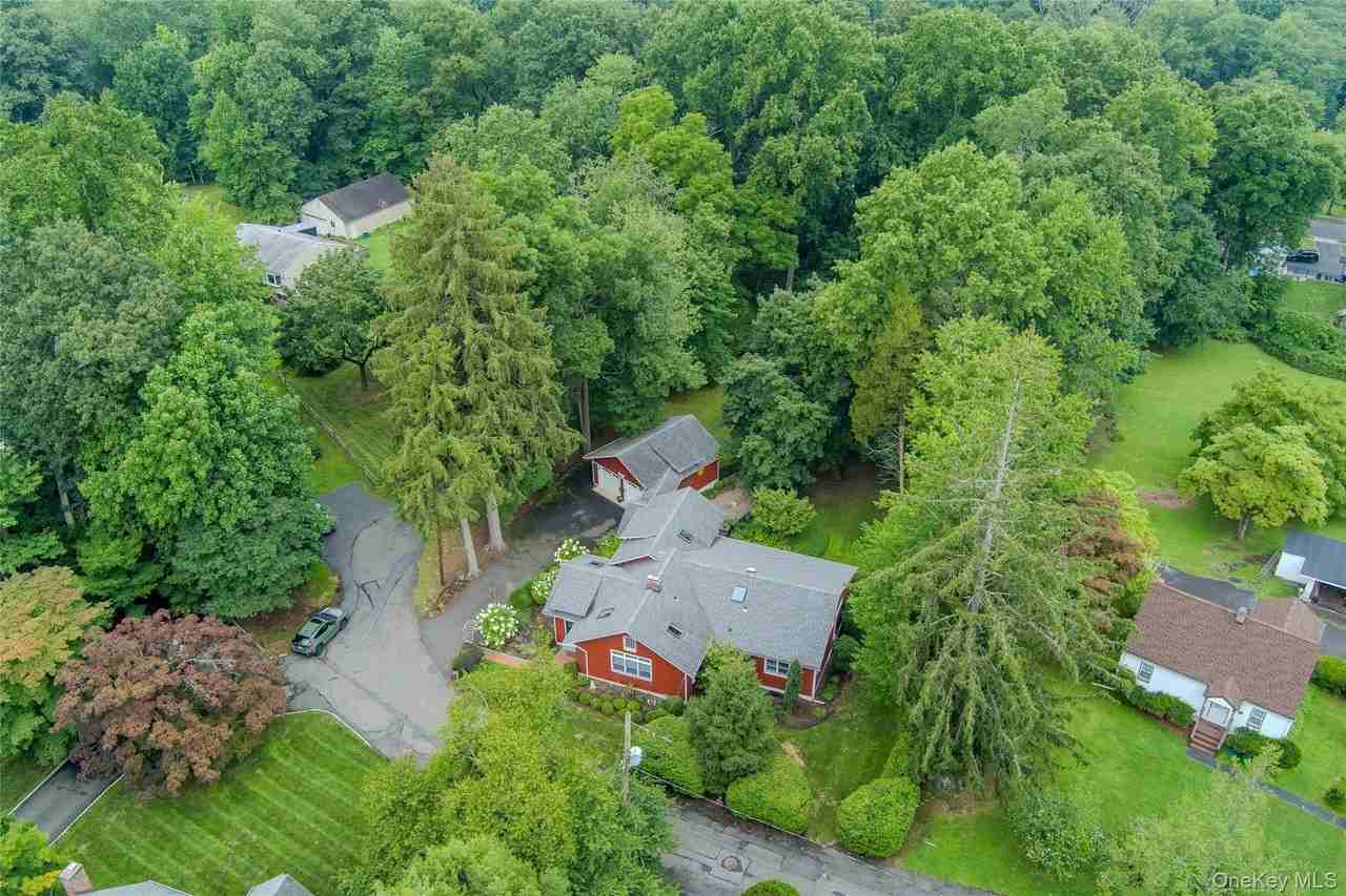 4 Carlann Ln - Photo 2 of 35