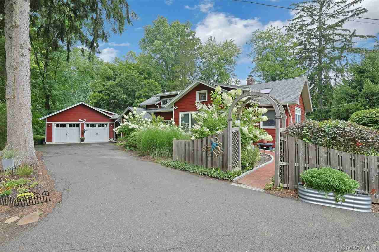 4 Carlann Ln - Photo 4 of 35
