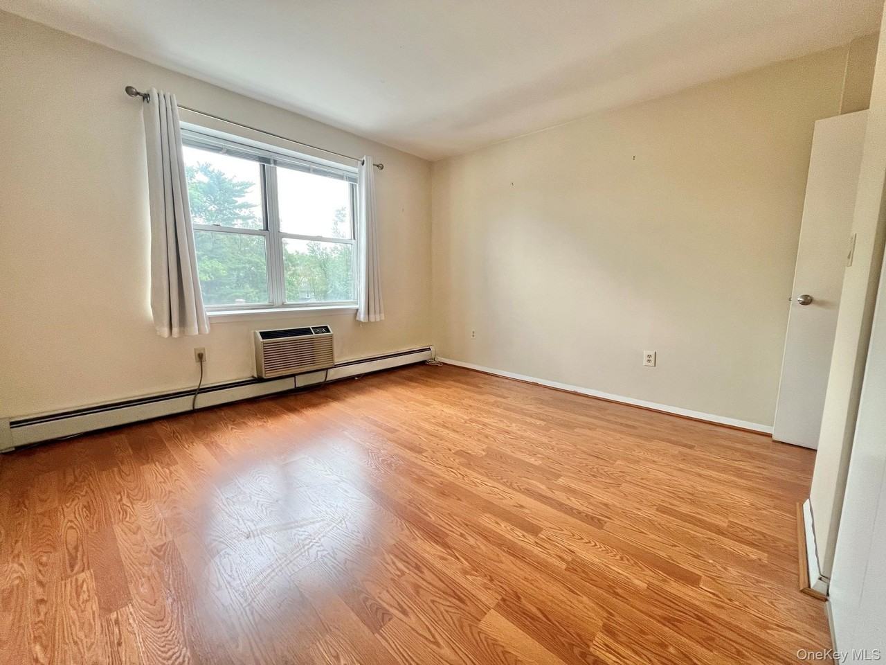 400 Mount Pleasant Ave #3E - Photo 4 of 16