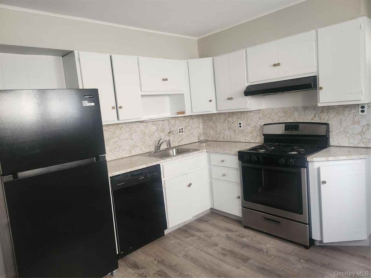 25930 61st Ave - Photo 2 of 10