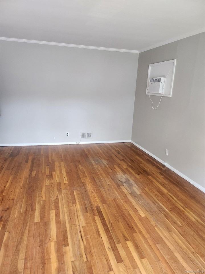 25930 61st Ave - Photo 4 of 10
