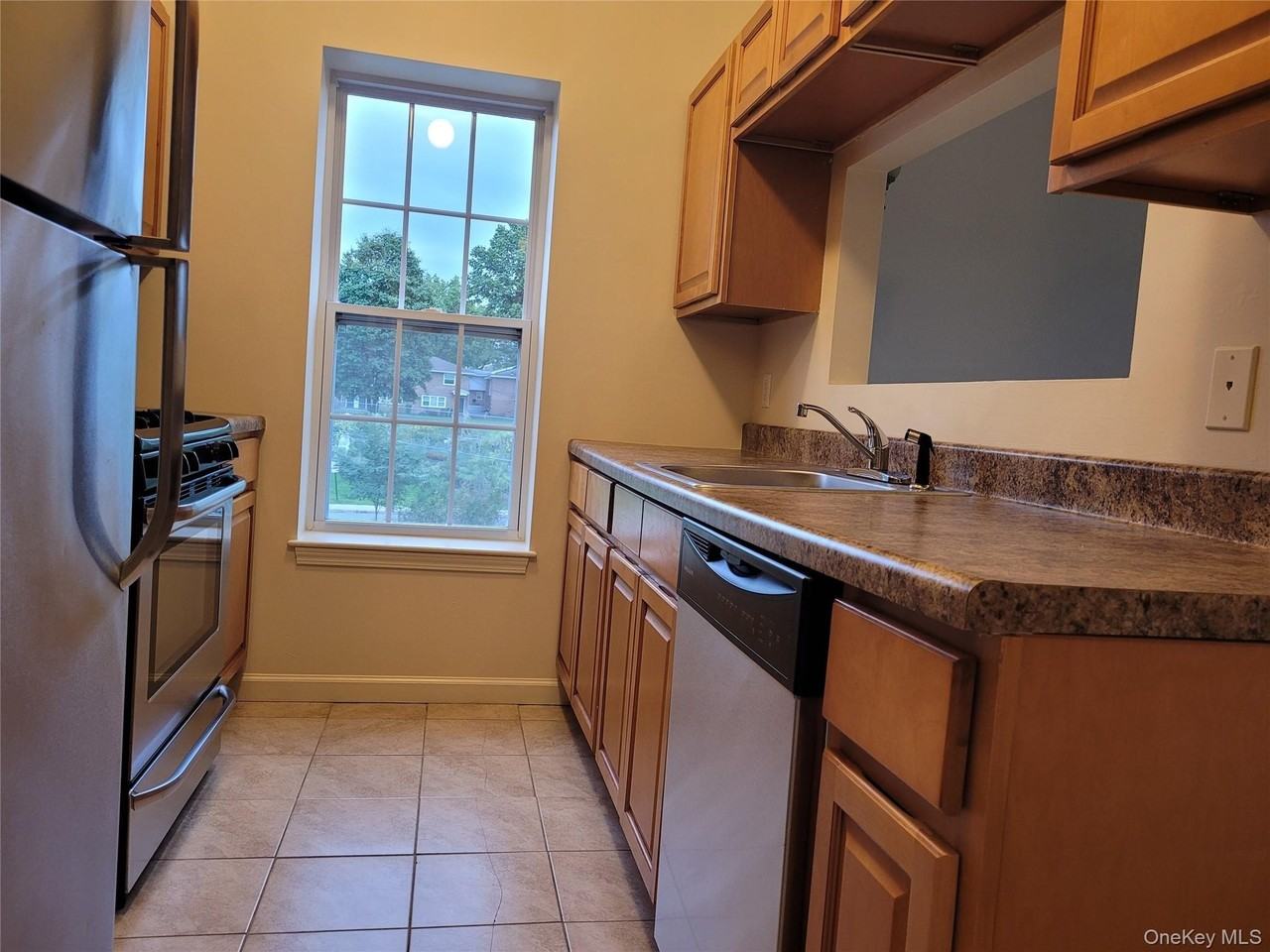 294 Ruth Ct - Photo 2 of 16