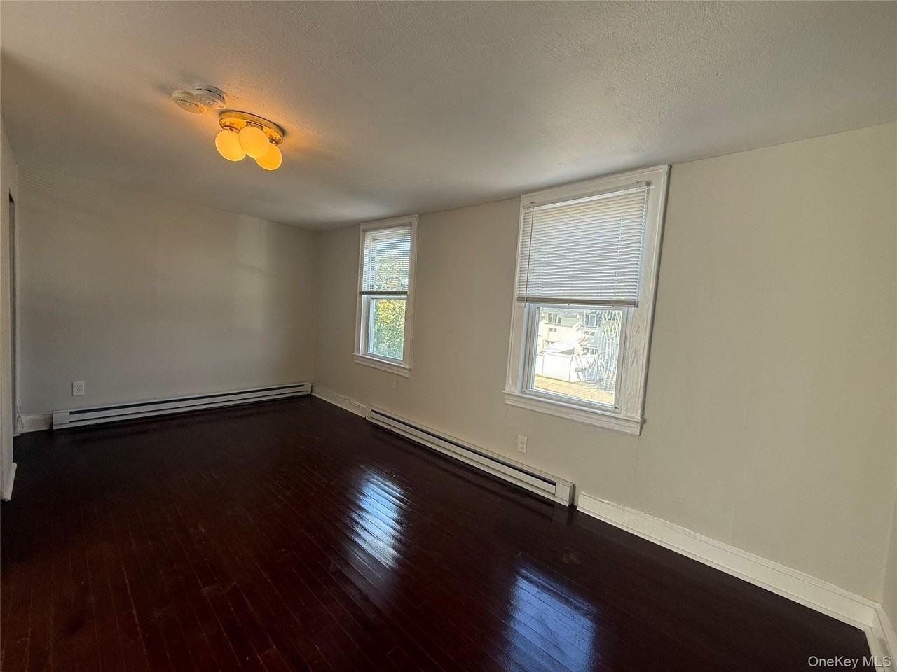 1 Birchwood Ave - Photo 3 of 7