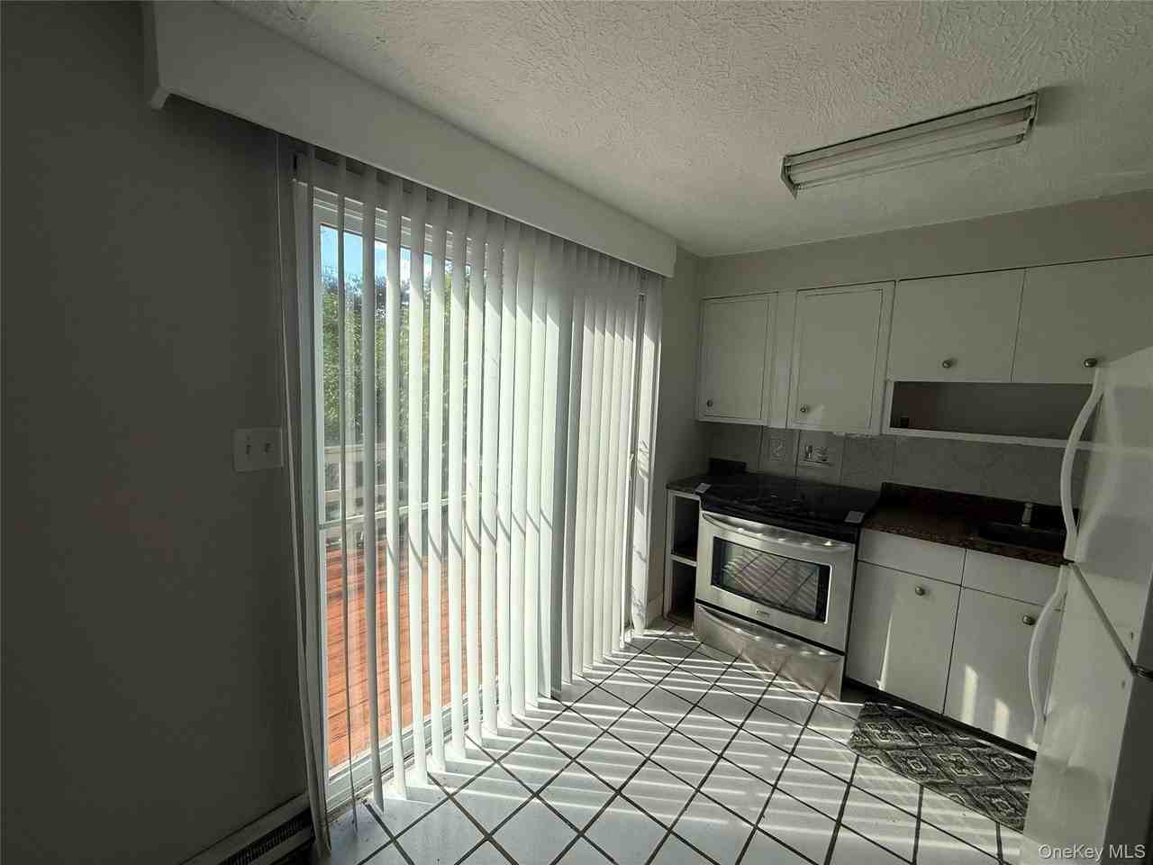 1 Birchwood Ave - Photo 6 of 7