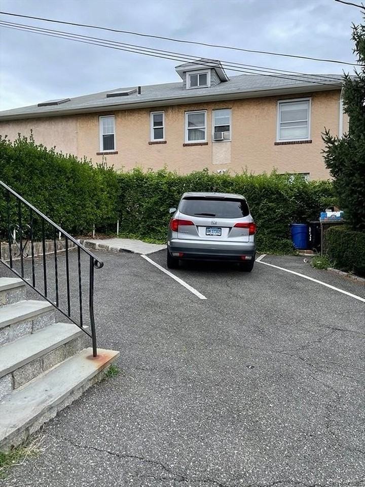 135 Wallace St - Photo 5 of 14