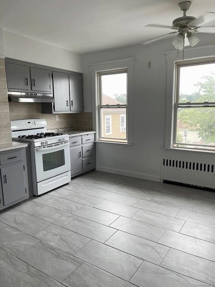 135 Wallace St - Photo 7 of 14