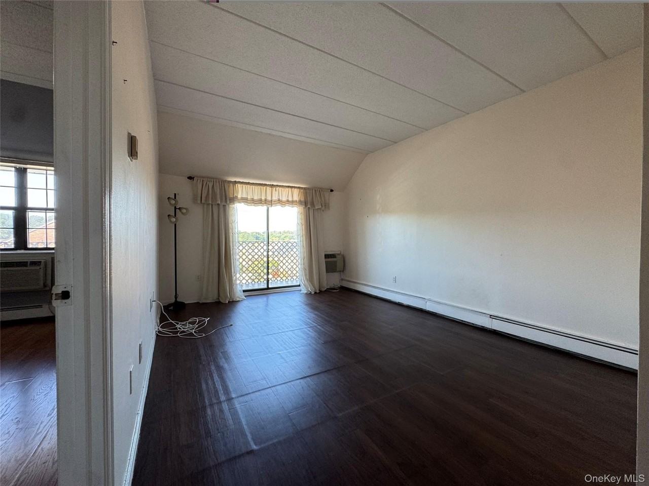6517 242nd St #7E - Photo 3 of 12